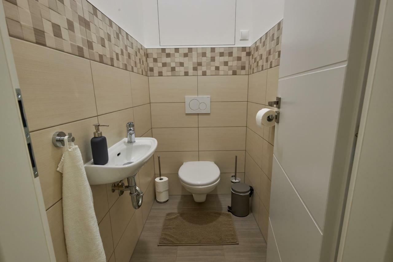 Le Monde Apartment Bratislava - Amazing 5Bdr In Downtown Exterior foto