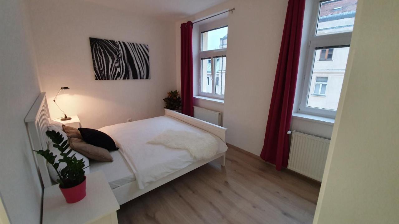 Le Monde Apartment Bratislava - Amazing 5Bdr In Downtown Exterior foto
